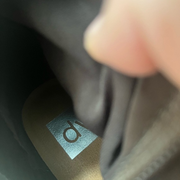 Dolce Vita Knee High Heeled Chocolate color Suede Boots size 8 - Picture 6 of 9